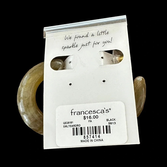 New Francesca’s Earrings Beige Swirl Resin Post Hoop Neutral Career - Picture 2 of 2